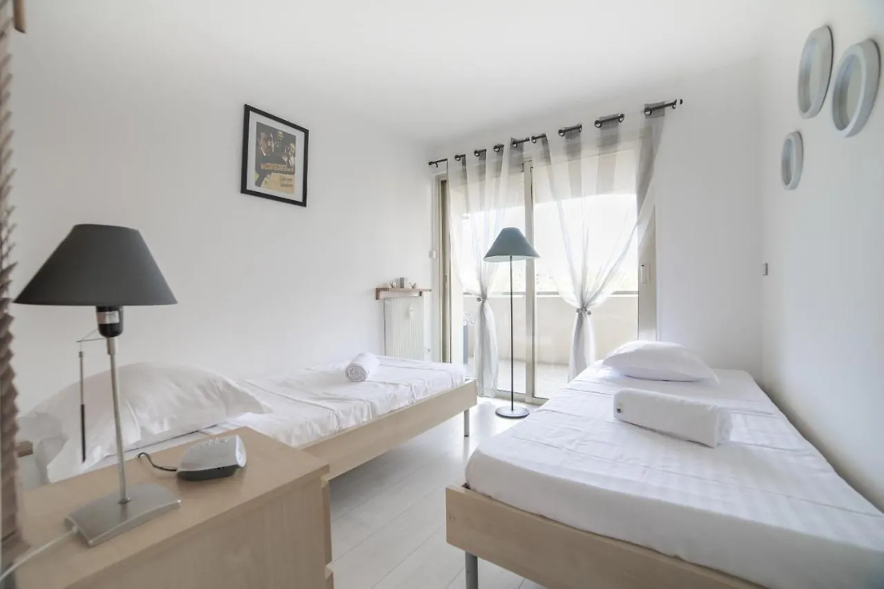 Apartment Immogroom - 2 Br- Bright - Terrace - Wifi - Air Conditioning Cannes