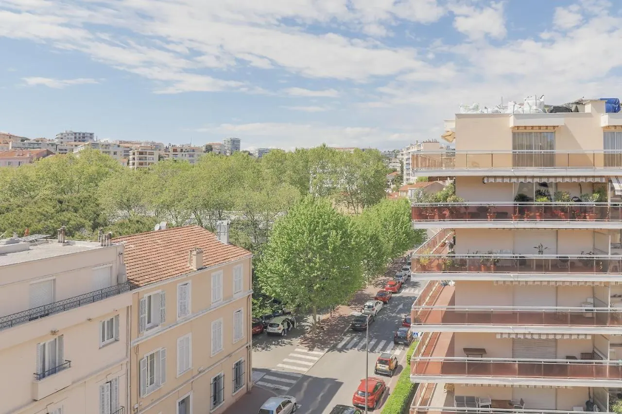 Immogroom - 2 Br- Bright - Terrace - Wifi - Air Conditioning Cannes 0*,  France